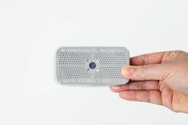 습기제거제, 분리수거할 때 통째로 버려도 될까요?