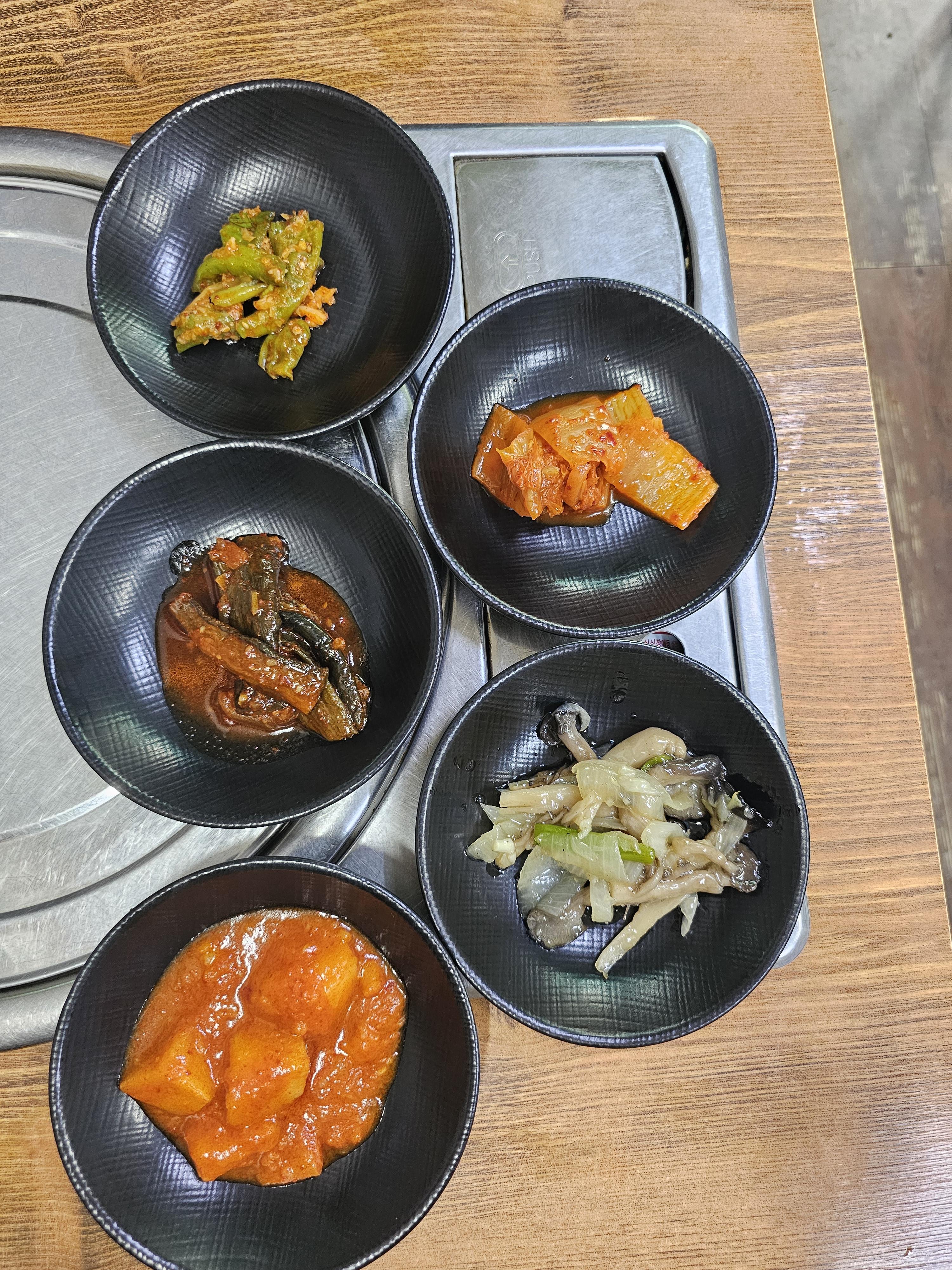 인천_계양구_효성동_할머니생선구이_밑반찬1