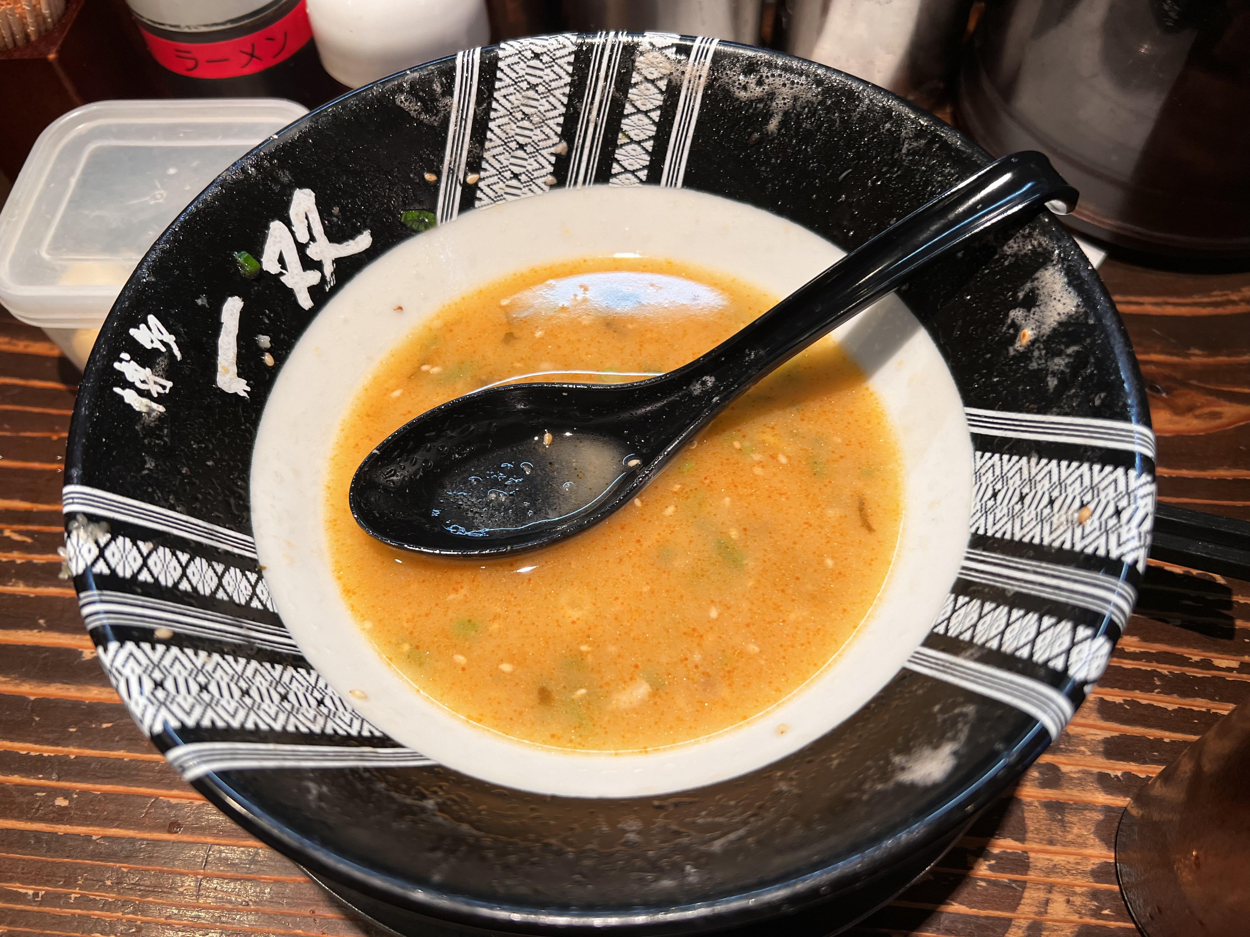 ์์์ฐ ๋ผ๋ฉ ๋์นด์ค์ .