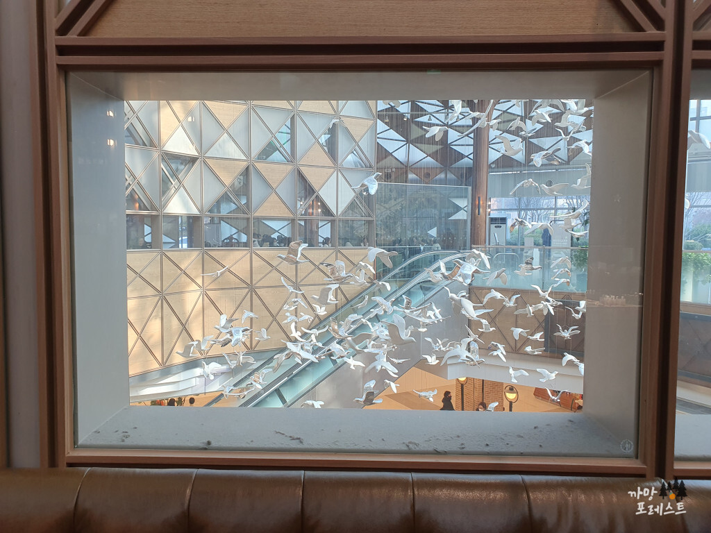 스타벅스 파미에파크 R점 내부