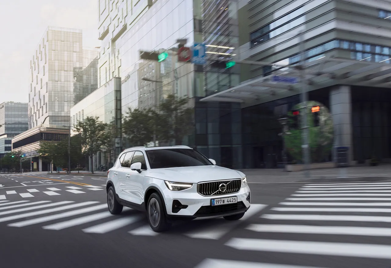 볼보 XC40 이미지