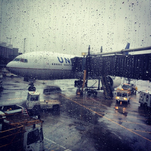 비오는 날의 공항 모습