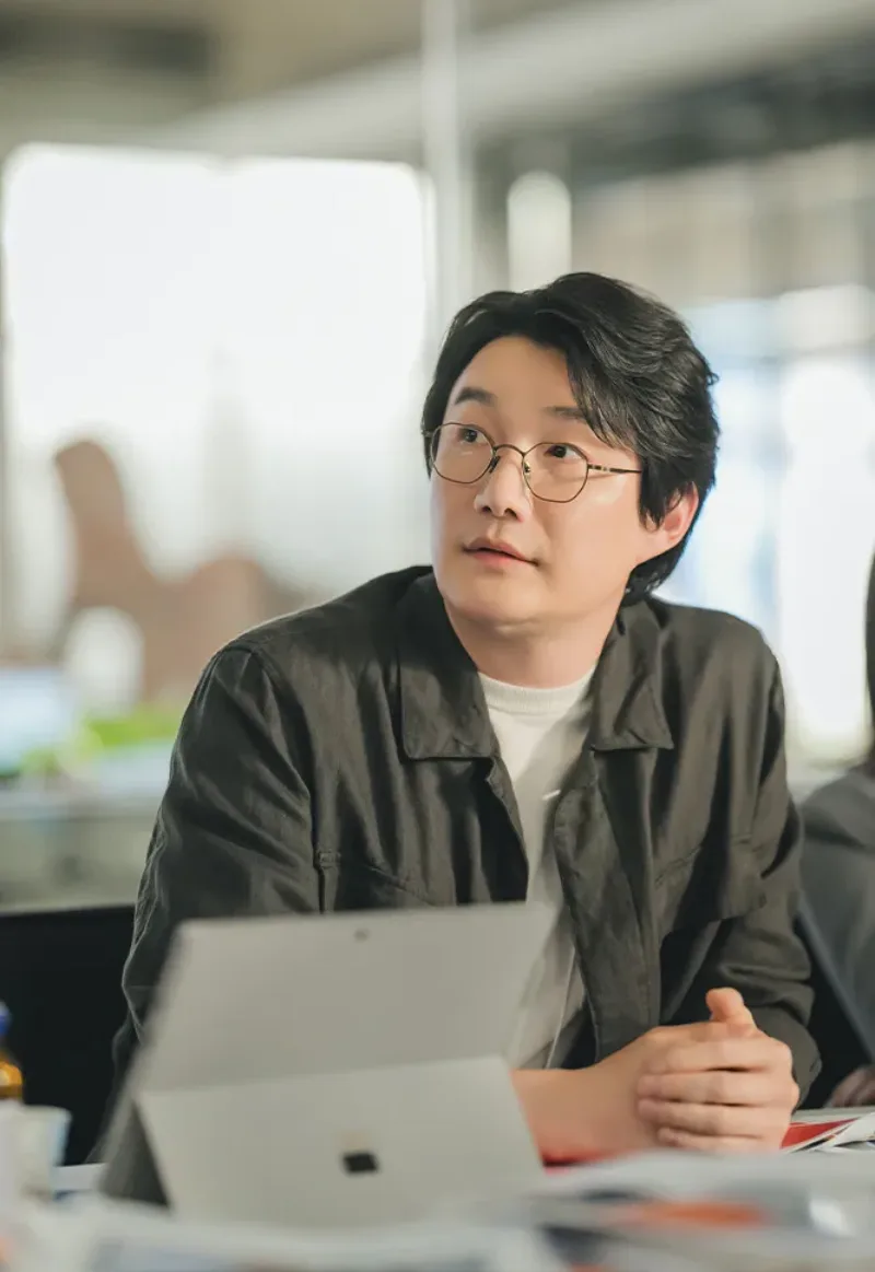 나의 완벽한 비서에서 김영수 역을 연기하는 허동원