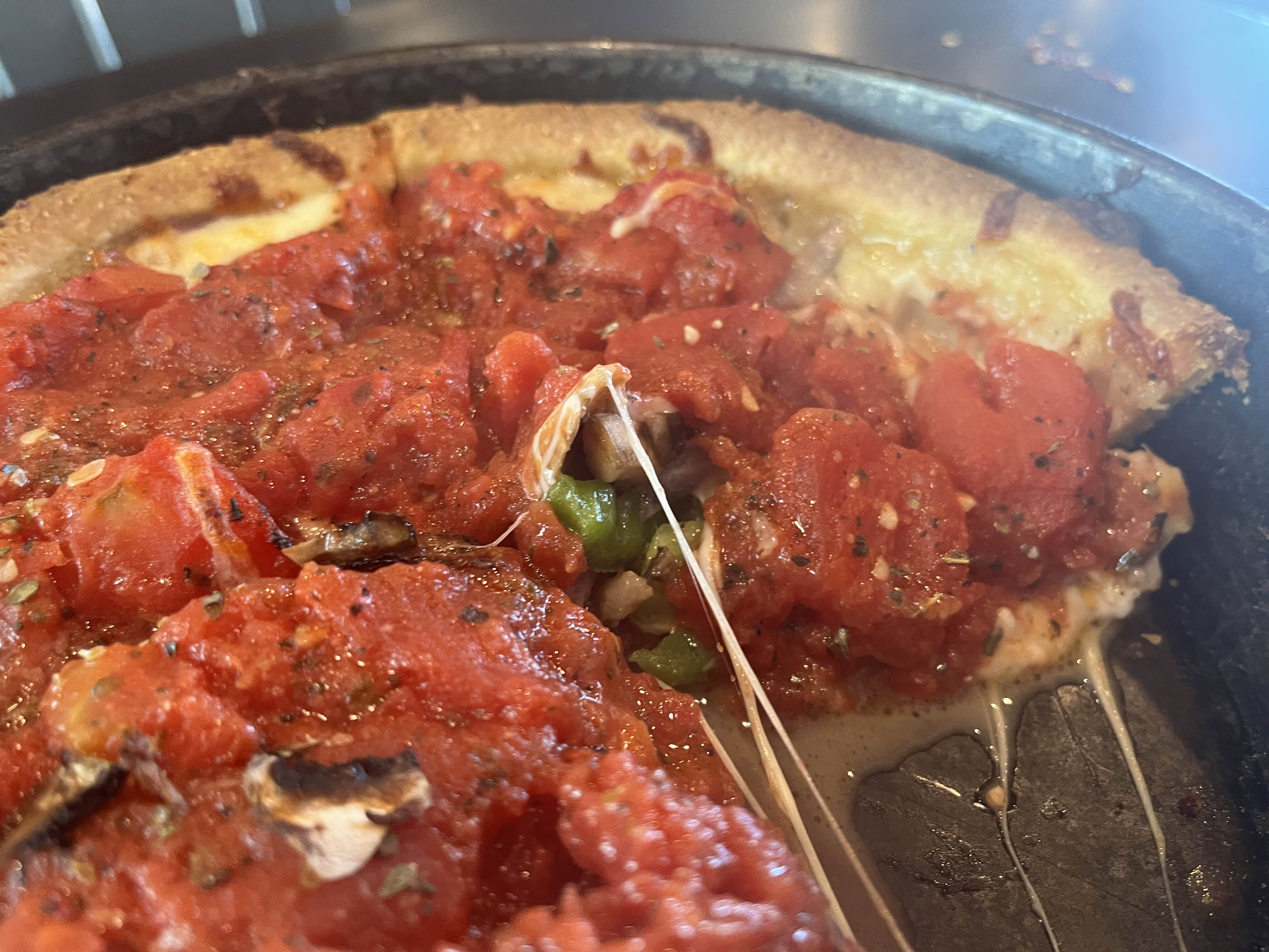 Rance's Chicago Pizza 입니다.