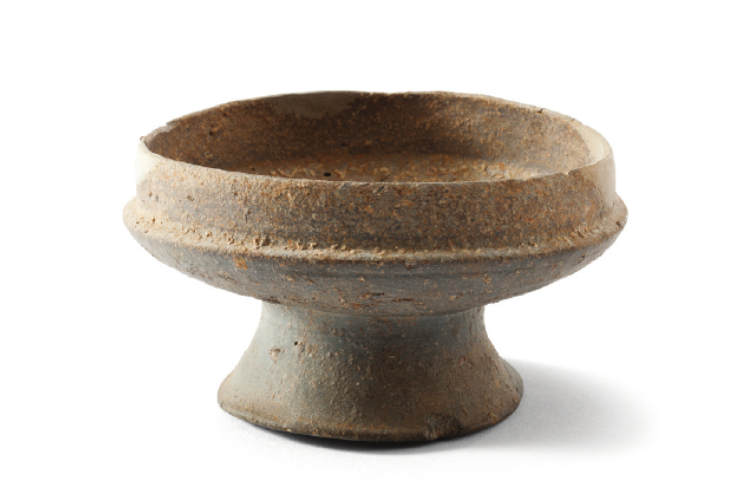 굽다리접시(高杯)