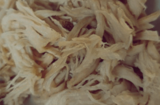 삶아서-찢어놓은-닭가슴살