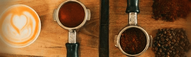 라떼-커피-가루-원두-사진