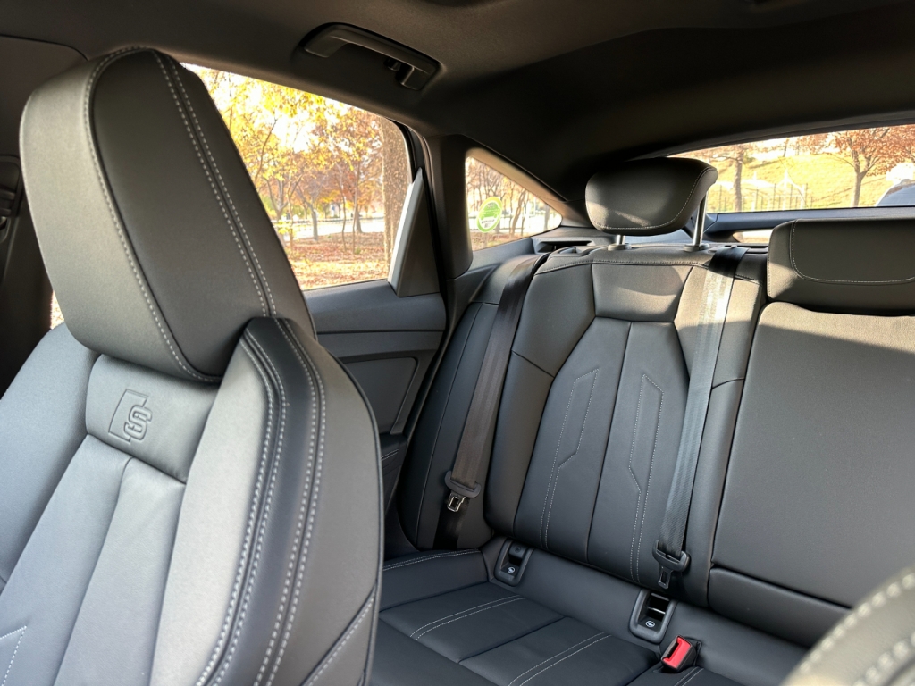 아우디 Q4 e-트론 스포트백