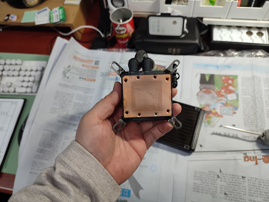 수랭쿨러 해부중