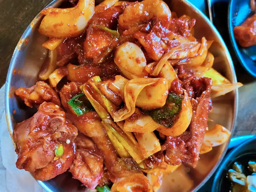 네모세모 닭갈비 맛집 이영자가 선택한 솥뚜껑 닭볶음탕 맛있는 곳