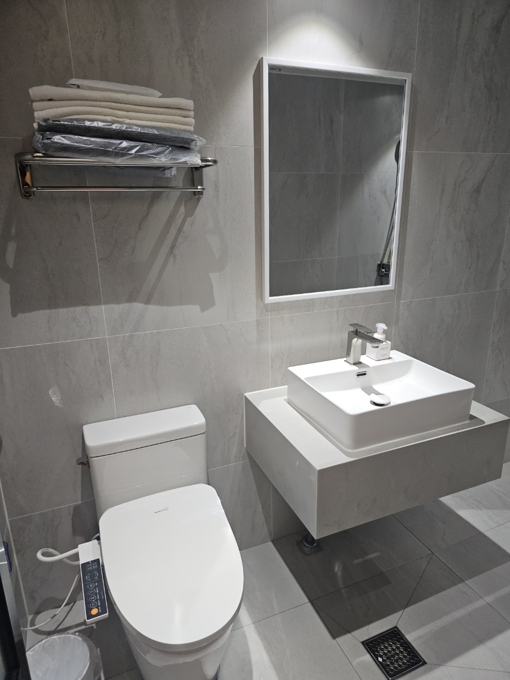 [25.2월] 경남 출장#2 - 창원 숙소&amp;#44; [아이콘 호텔]