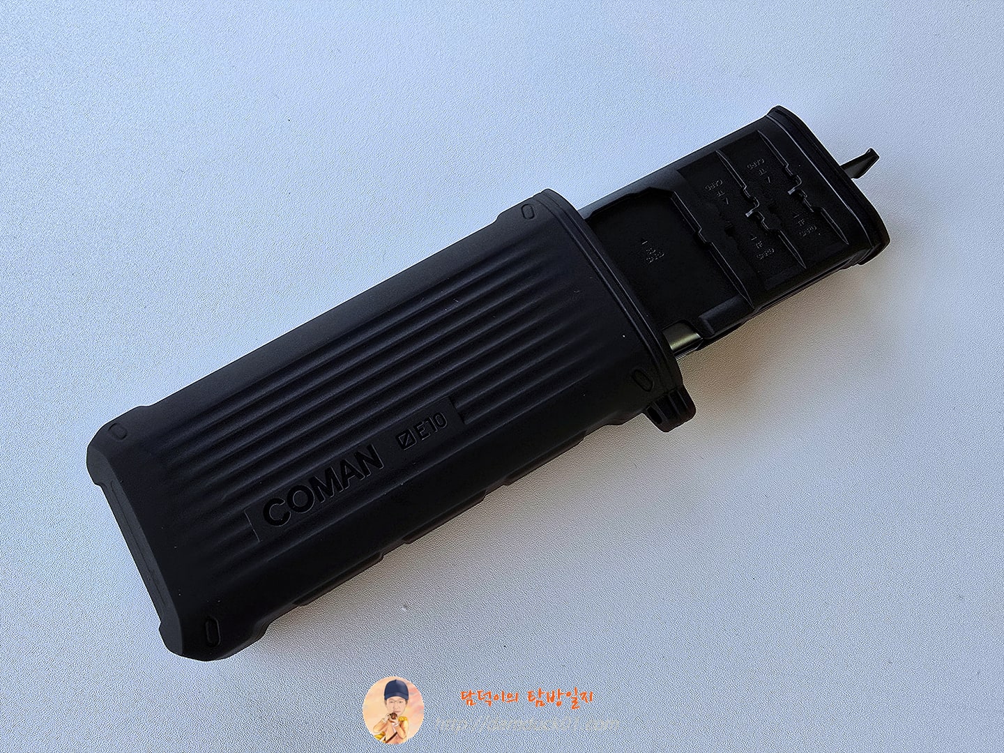 COMAN E10 다목적 고속 카드 리더 박스 컴팩트, 다목적 및 번개 빠른 데이터 전송, TF SD 카드 리더 케이스