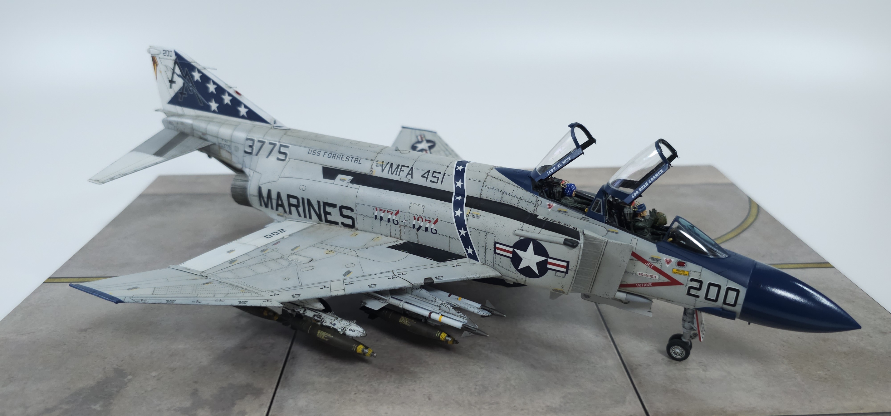 팬톰-측면-사진