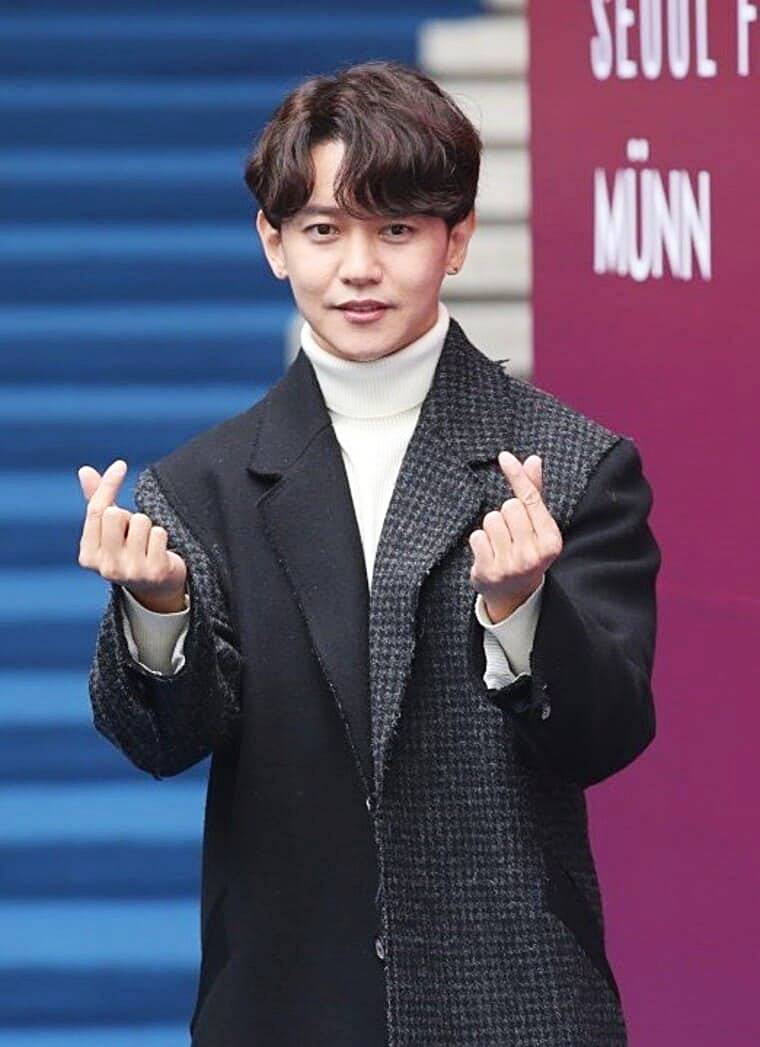 가수-강균성