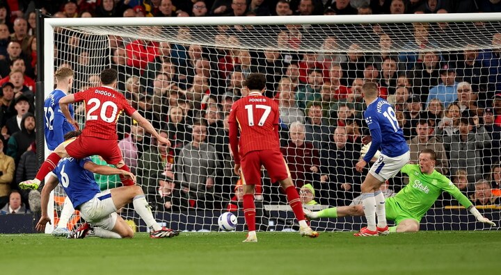 리버풀, 에버턴 꺾고 EPL 선두 질주&hellip;5년 만의 우승 보인다 : 다시보기