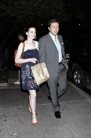 앤 해서웨이 나이 프로필 &amp;#124; 남편 자녀 영화 작품 유퀴즈 성격