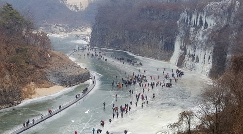 철원 한탄강 얼음 트레킹 축제 17~25일 철원 한탄강, 승일교 일원