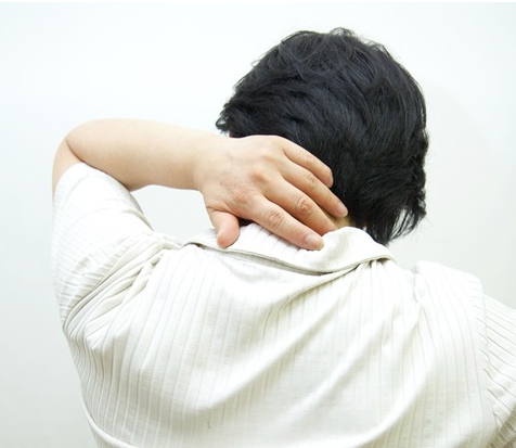 뒷골이 땡기는 증상