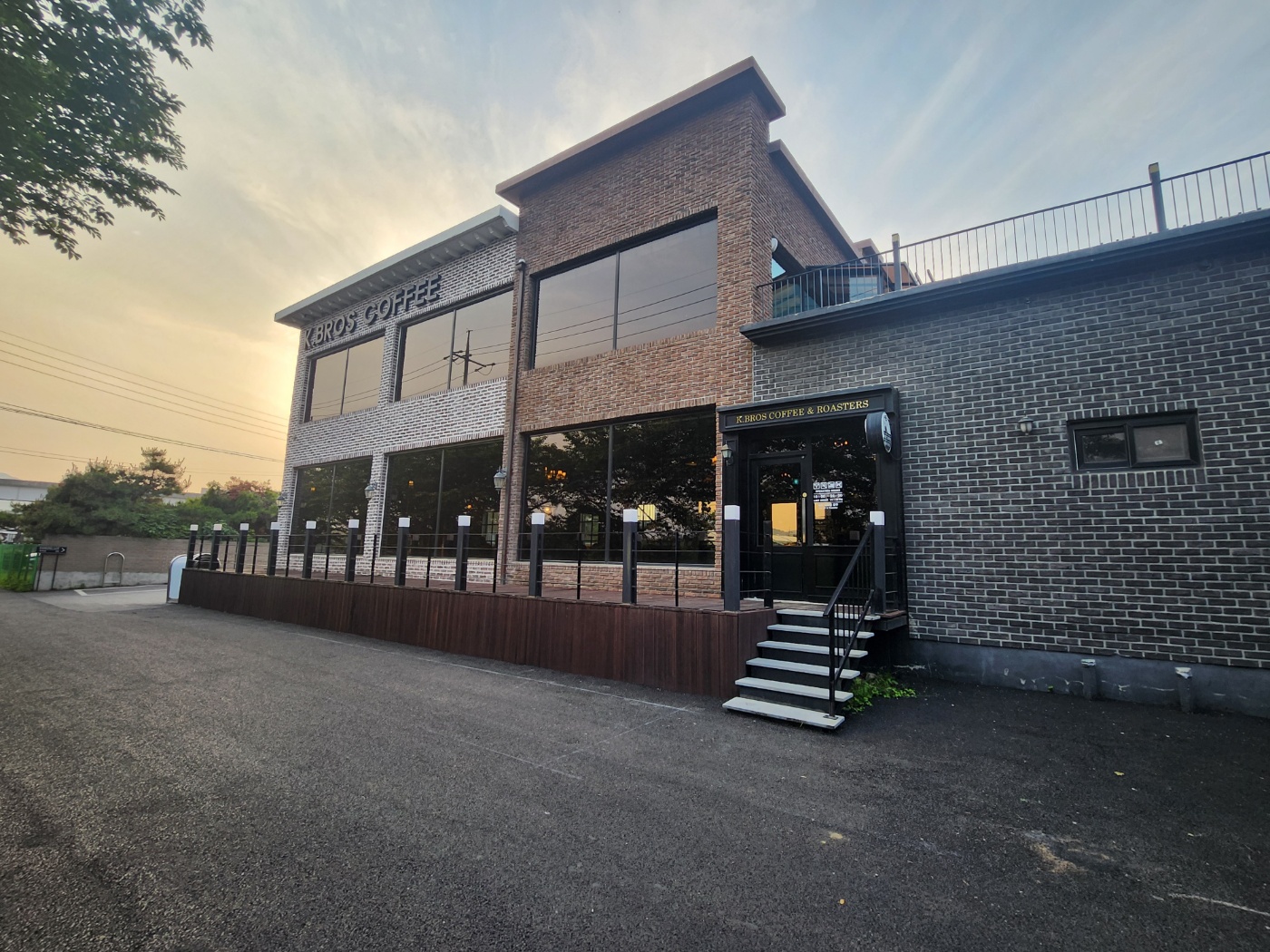 용인 에버랜드 근처 카페 추천: 분위기 좋은 카페 케이브로스 커피