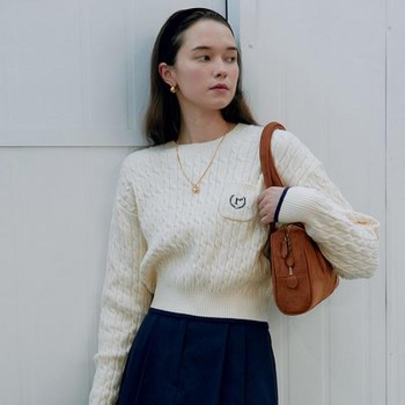 로라로라 여성용 ROUND NECK CABLE KNIT