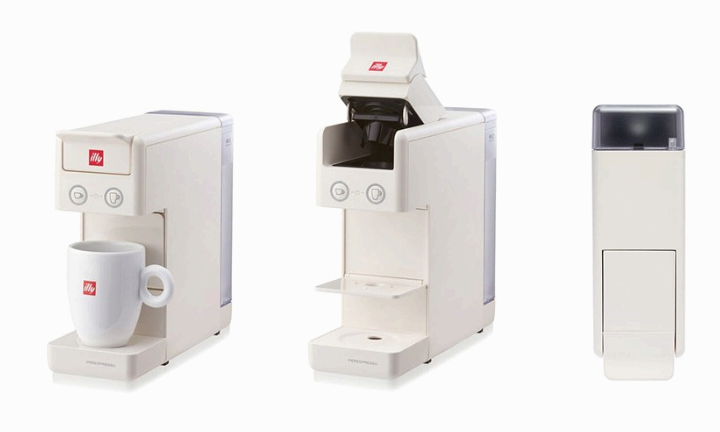 일리 프란시스 Y3.3 커피머신 사진