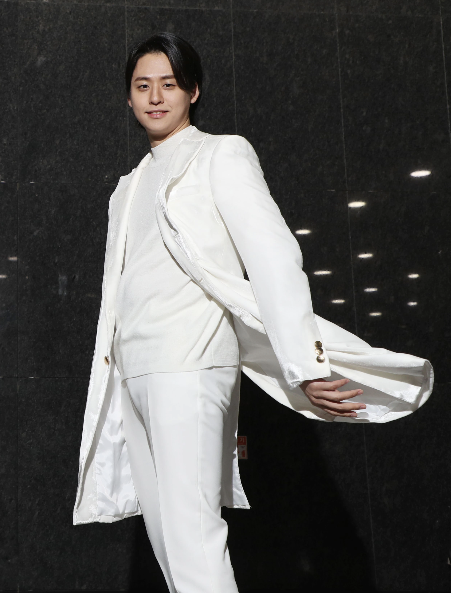 이솔로몬 화보