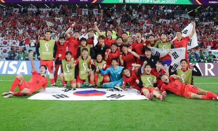 이미주 송범근 열애 배경