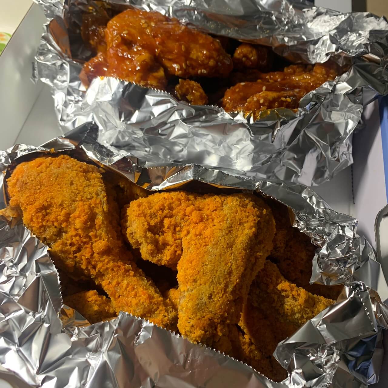 네네치킨 매콤치즈스노윙 & 크리미언 치킨