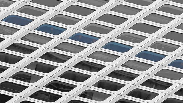 소셜 미디어의 유혹에서 벗어나기: SNS 사용 줄이기 팁