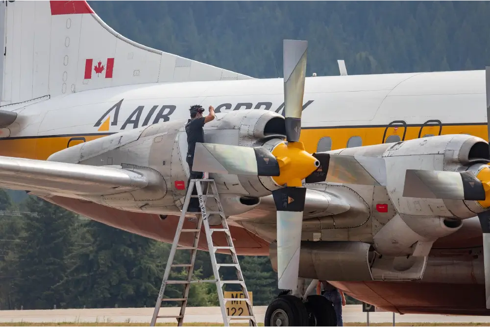 비주류 직업 항공기 구조 안전을 담당하는 항공기 무결성 검사 엔지니어