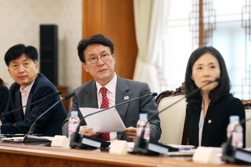 김민석 국무총리가 6일 서울 종로구 정부서울청사에서 열린 관광 활성화 미니정책 TF 회의에서 모두발언을 하고 있다.