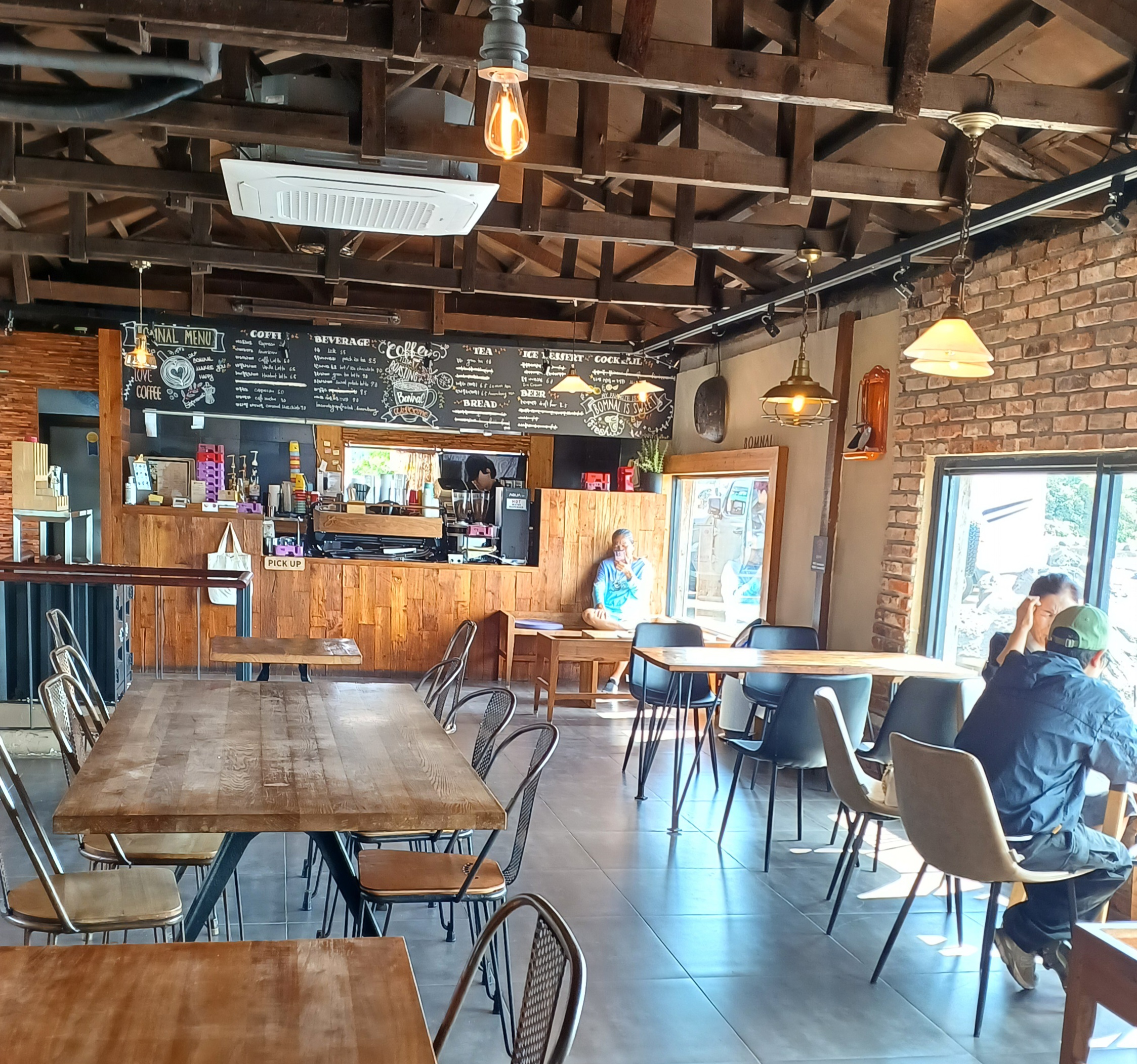 애월-카페-봄날-6