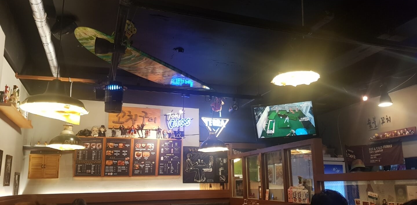 강동구 굽은다리역 맛집 숯불직화꼬치바베큐 메뉴 리뷰 크림 생맥주 닭꼬치 맛집