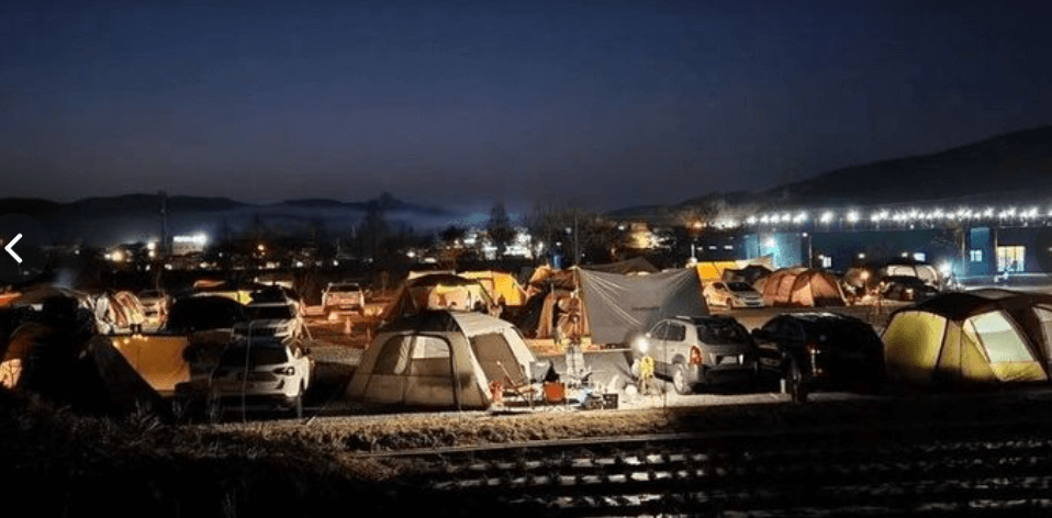 두부삼촌캠프 야외 밤 이미지