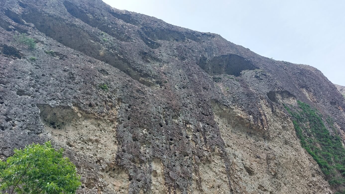 마이산 타포니지형