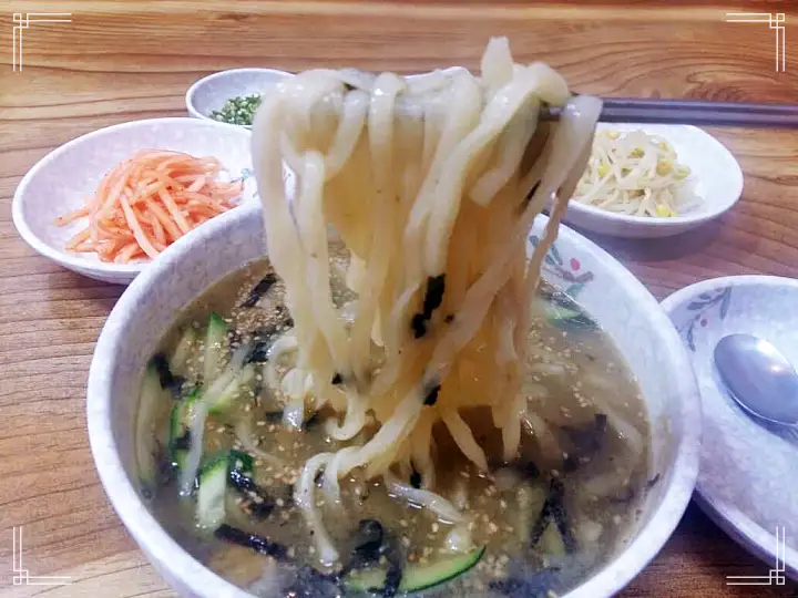 울릉도 깃대봉 가게 따개비밥 홍합밥 허영호와 함께하는 명산 도전기 따개비 칼국수 맛집 추천