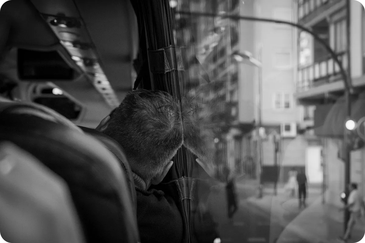 직장인-버스-퇴근-피곤한-일상