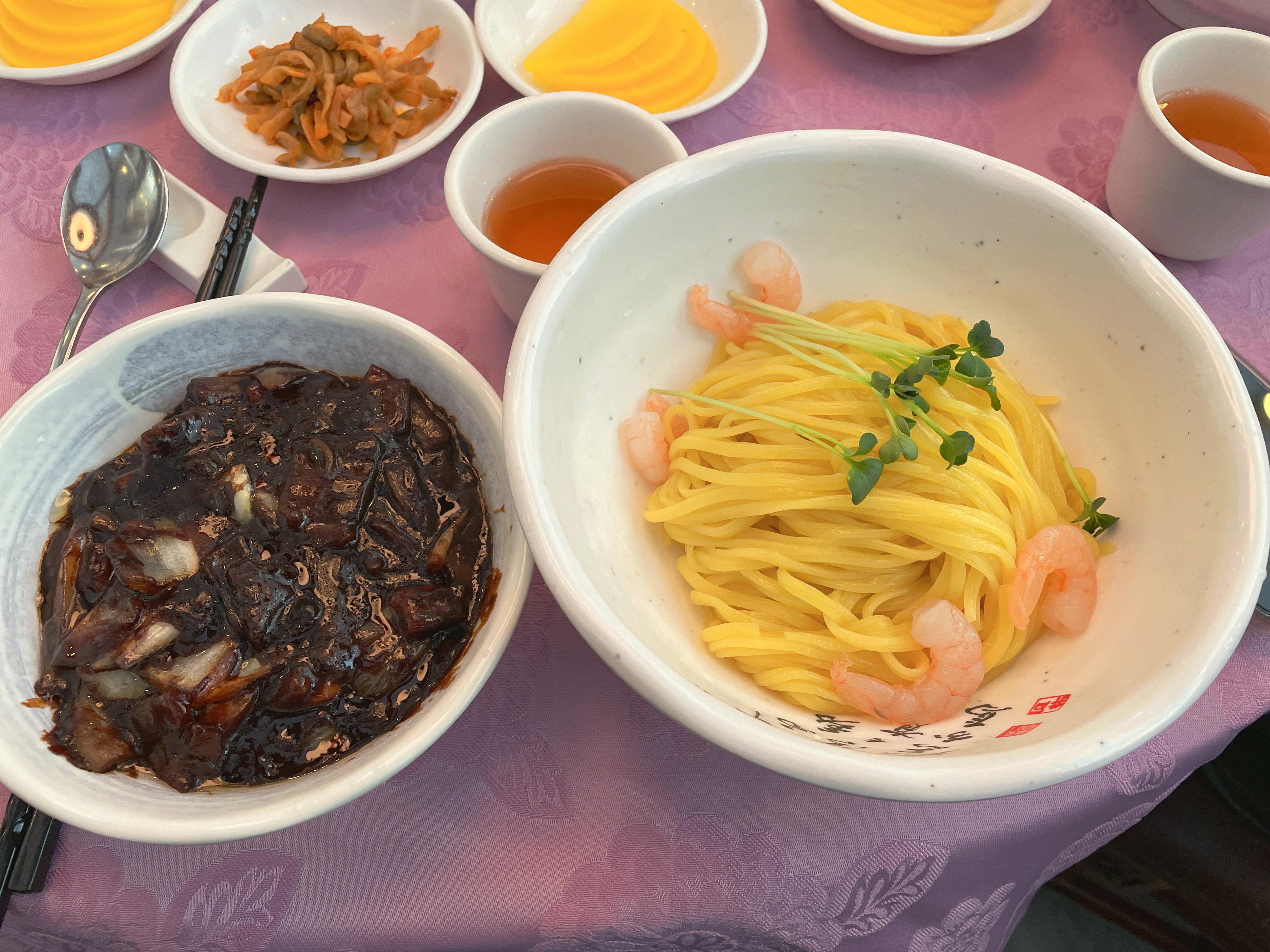 만강홍짜장은 간짜장