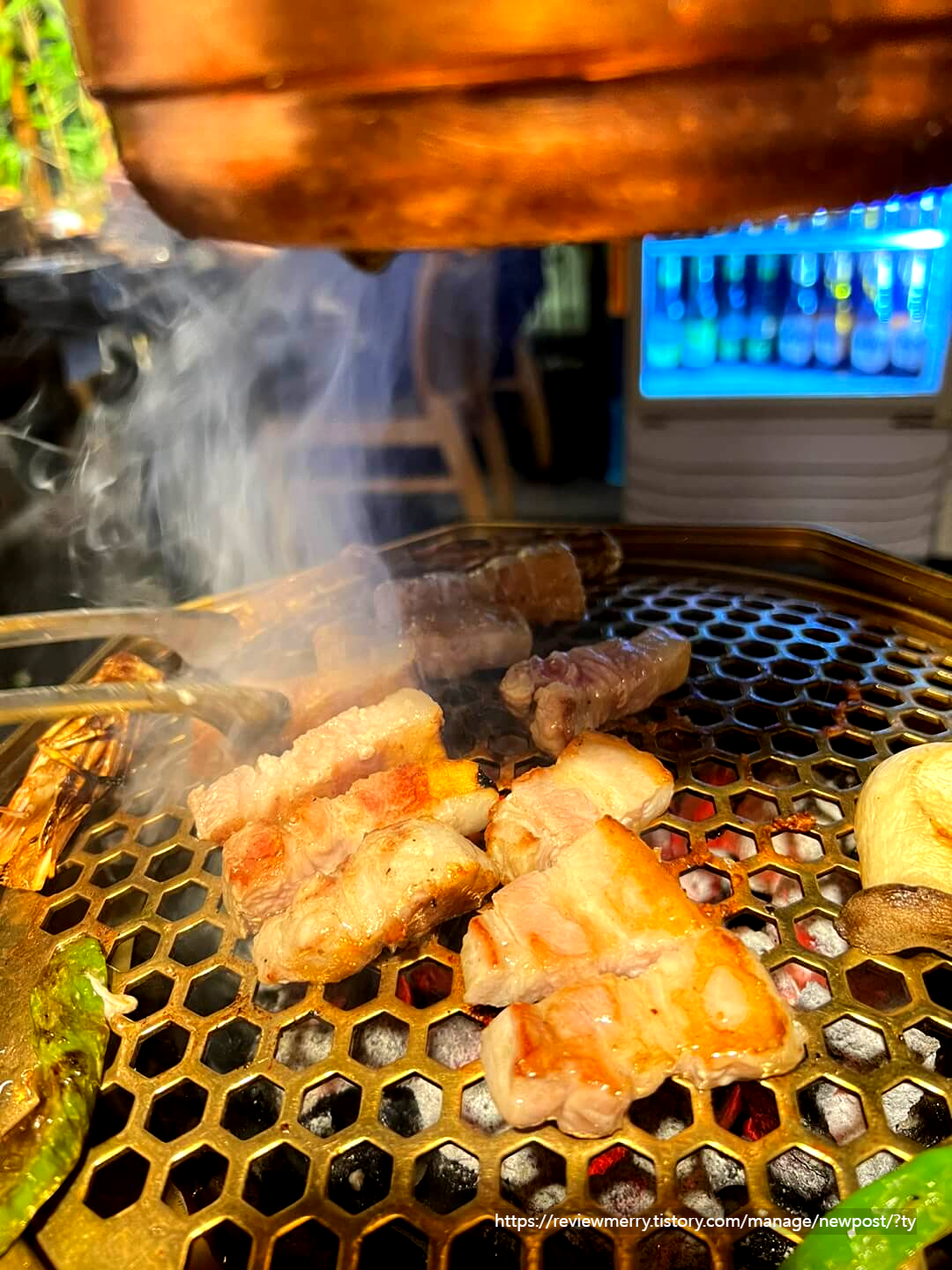 구워진 삼겹살 사진