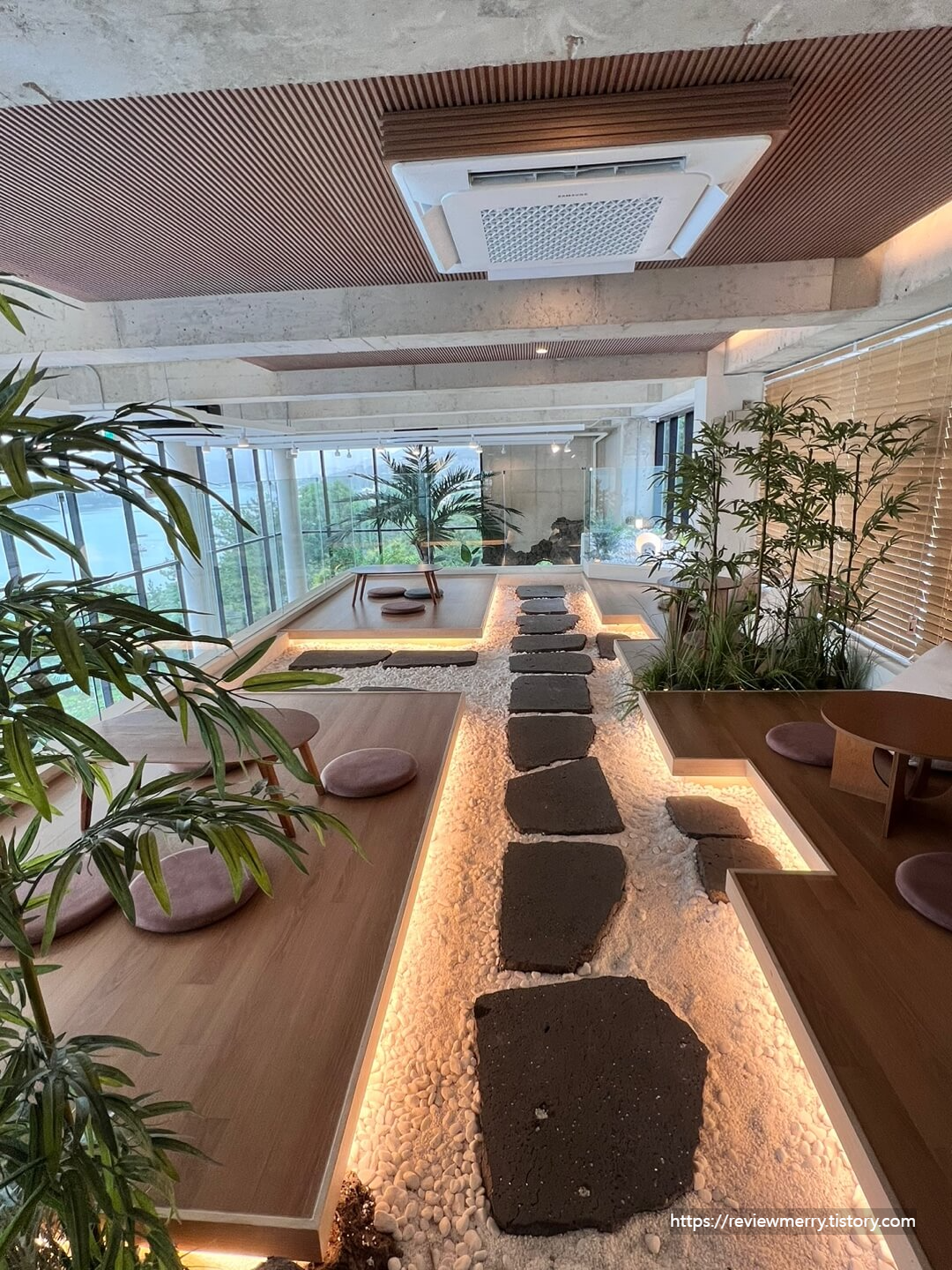 카페2층 우측 사진