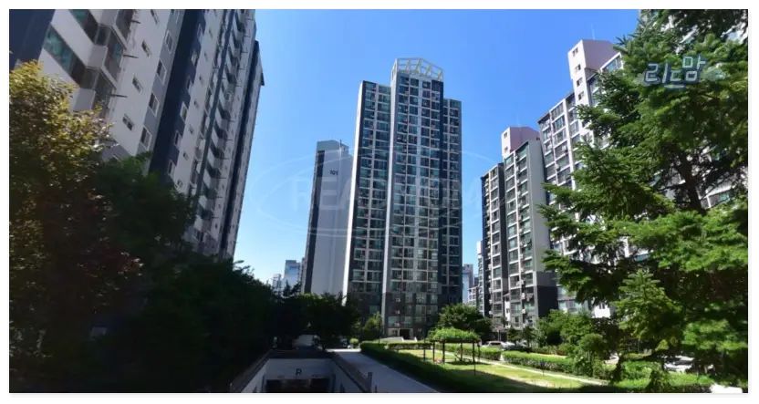 답십리청솔우성1차-아파트-남색-파란색-하늘-조경-푸른들-초록색-지하주차장