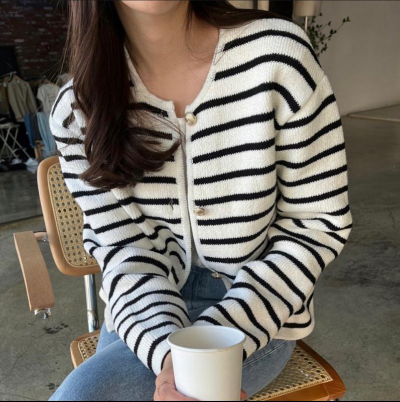 셀느 스트라이프 단가라 금장단추 긴팔 봄 간절기 루즈핏 니트 가디건 자켓