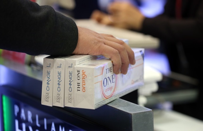 공항 면세점 담배 가격표와 구매 한도를 안내하는 이미지