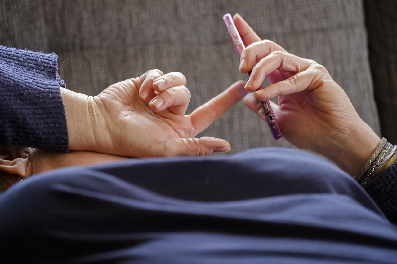 고령자 디지털 피로도, 감정형 UI가 해결할 수 있을까?