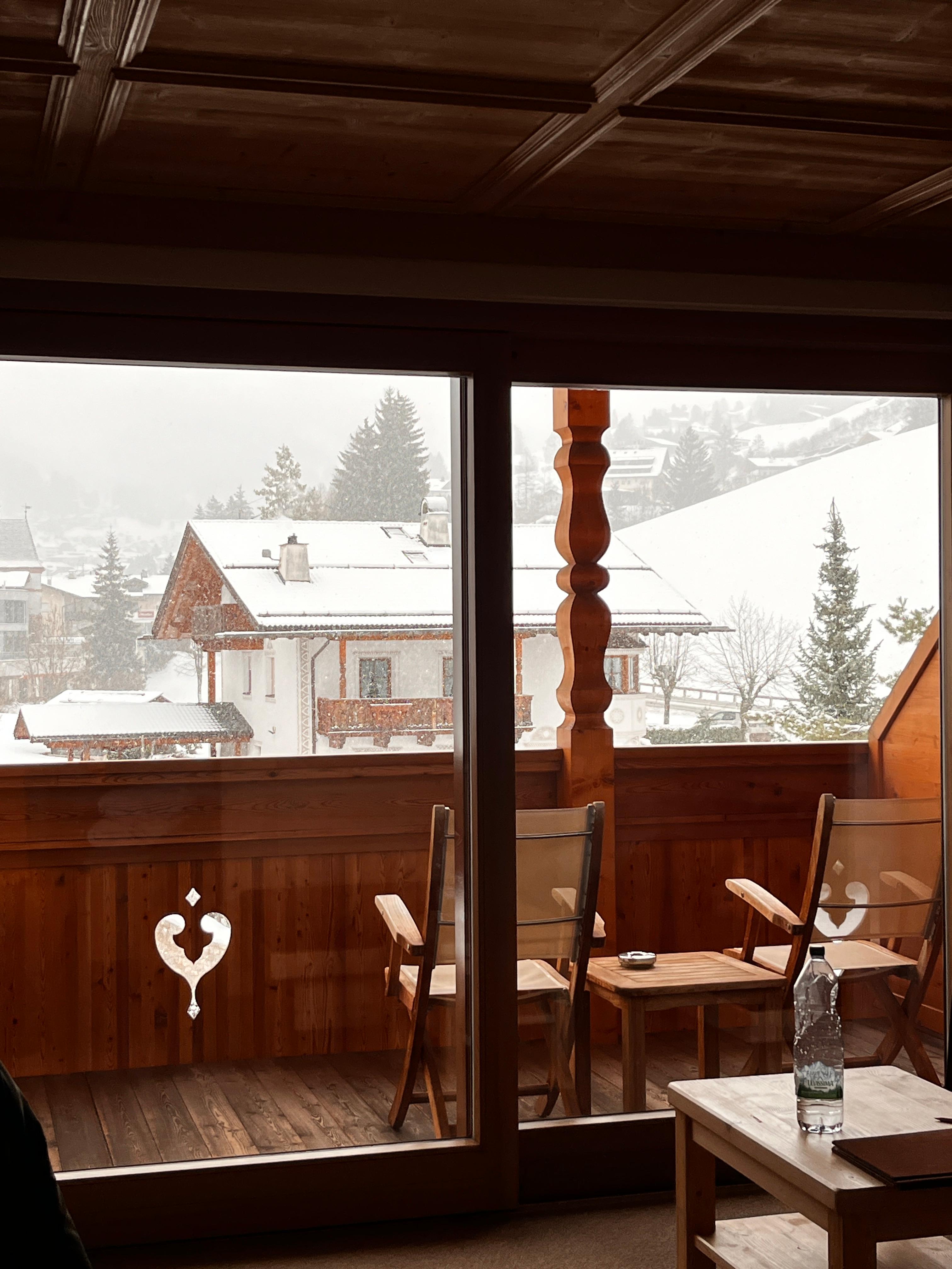 오르티세이 호텔 추천 Hotel Arnaria