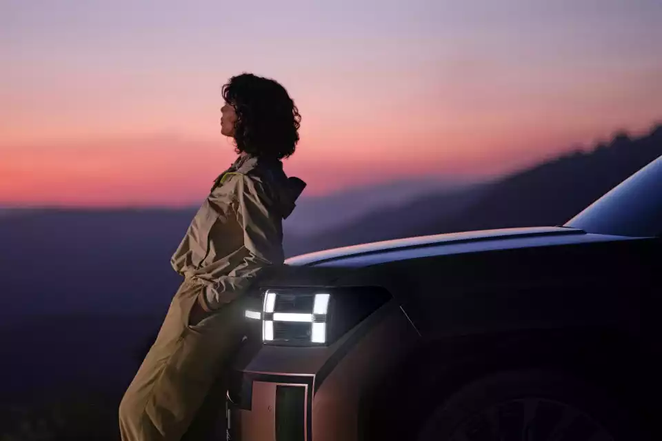 싼타페의 H 라이트는 현대차 중에서도 독특하고 눈에 잘 띕니다.