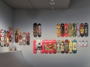 쉐퍼드 페어리 전시 행동하라