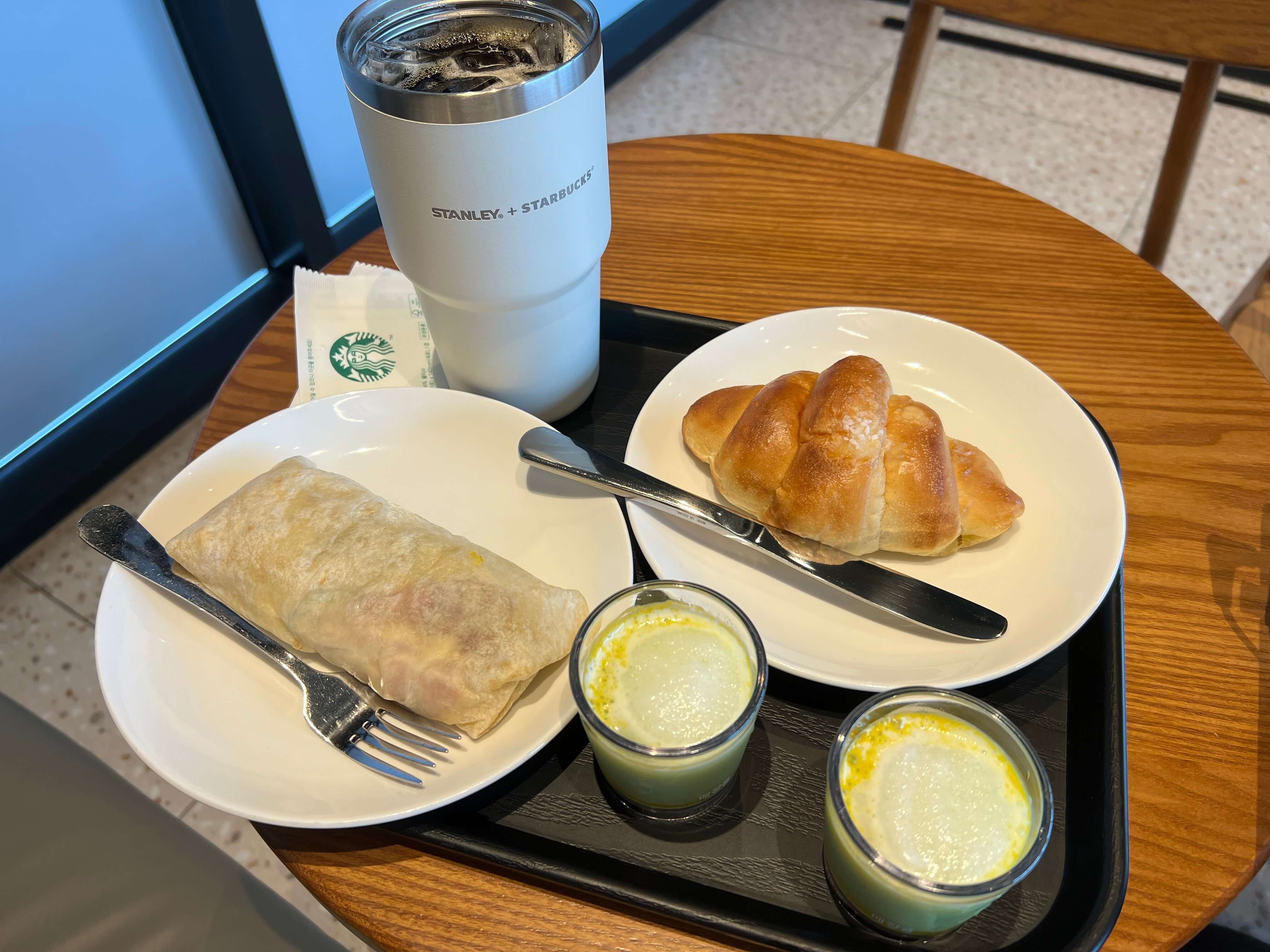 커피와 빵