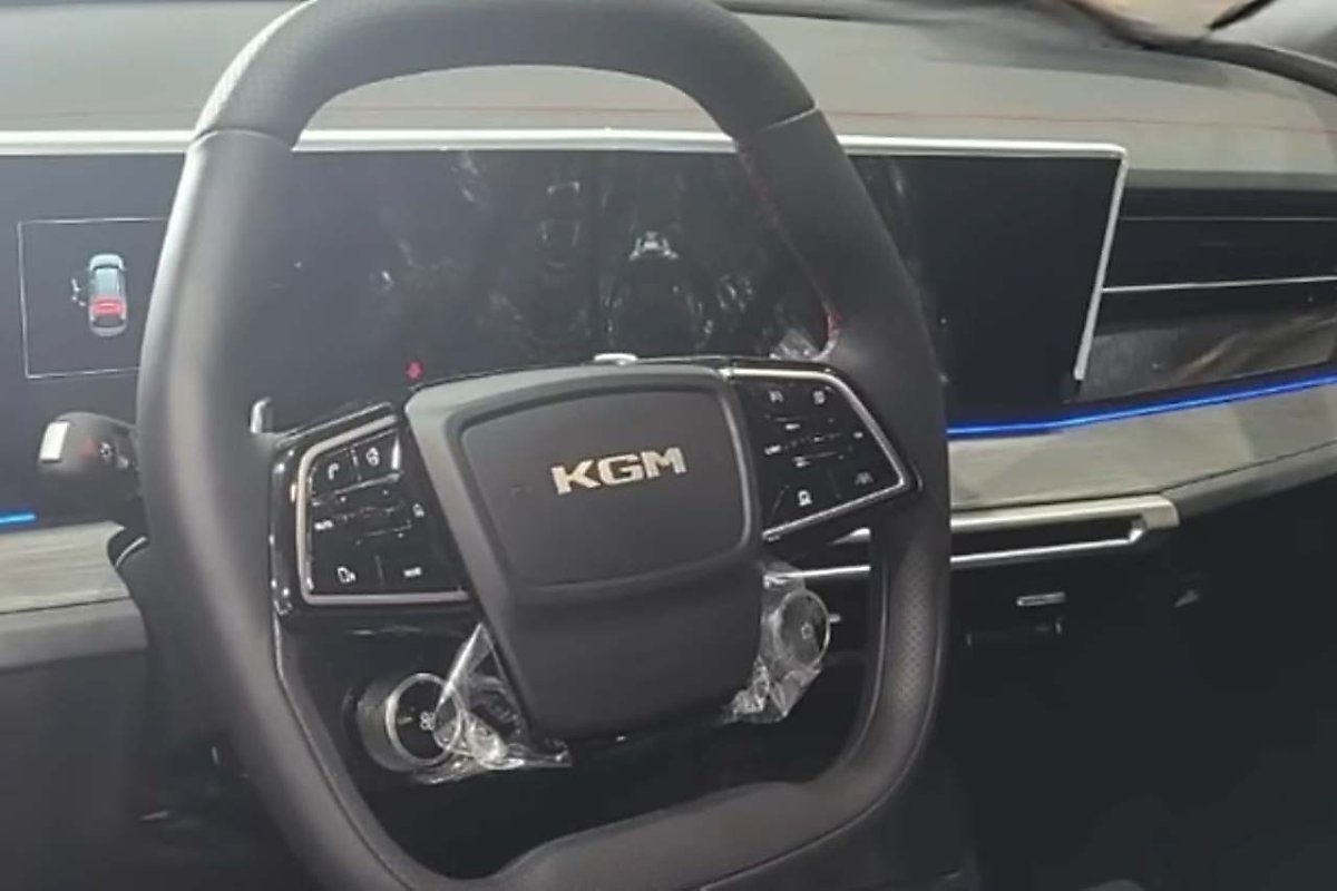 KGM 액티언 실내 유출샷