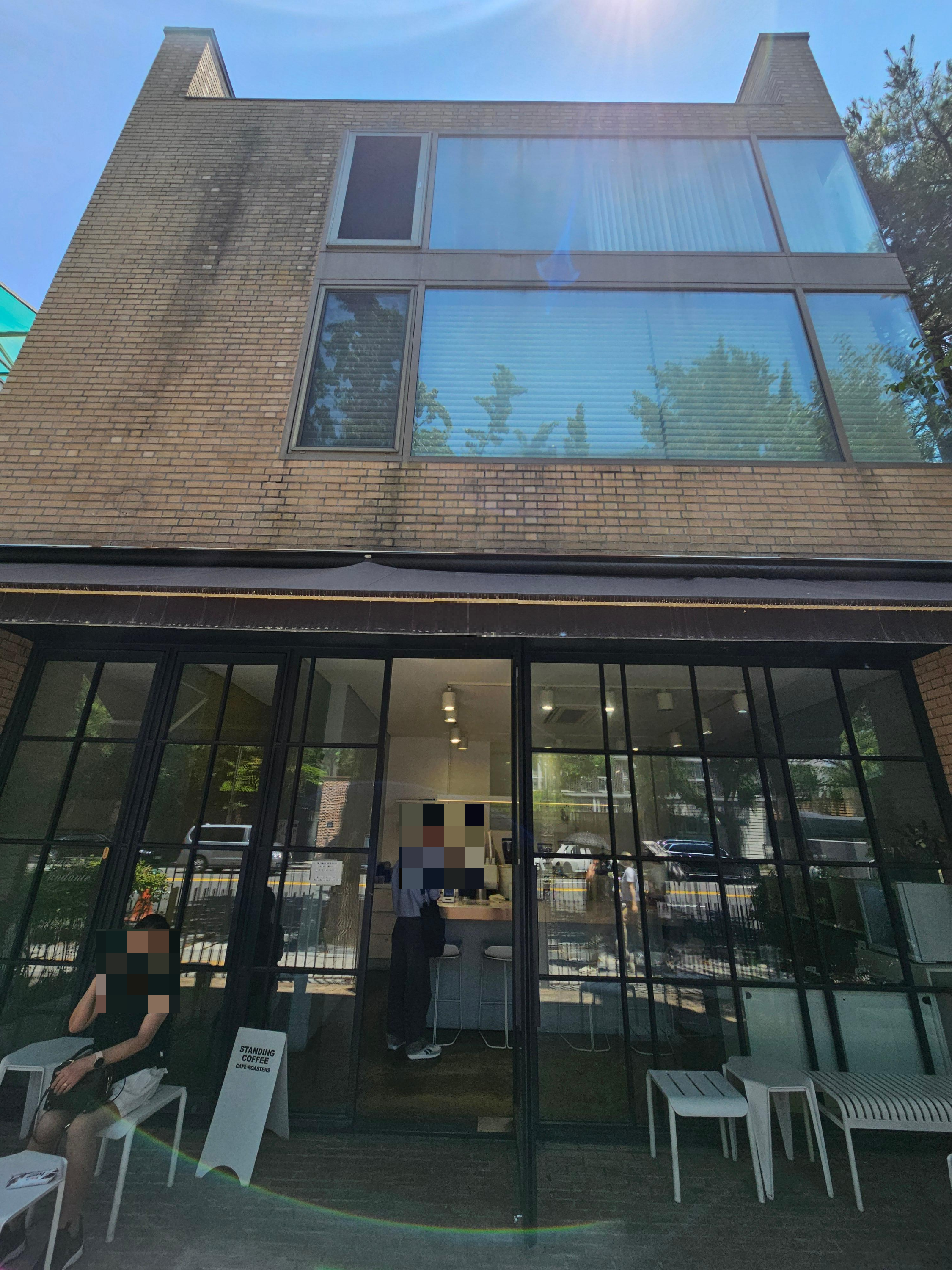 스탠딩 커피 외부1